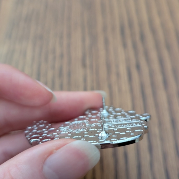 Disney Pin Set - Picture 6 of 9